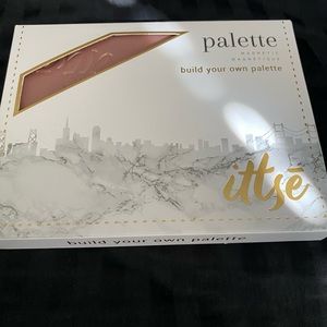 NIB ITTSE The Van Ness Eyeshadow Quad